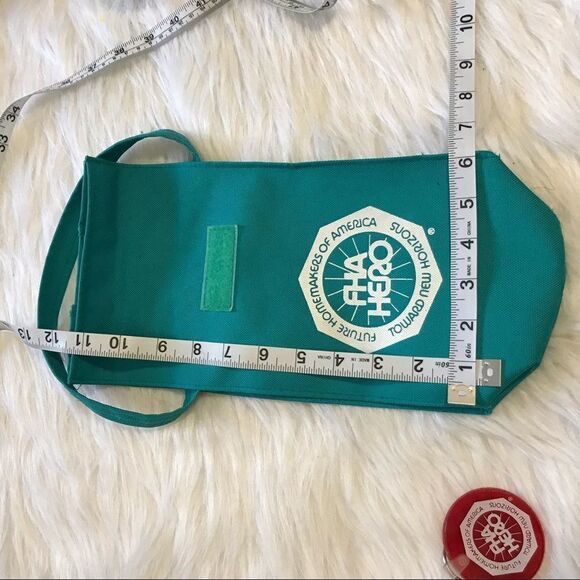 🦩 FHA HERO Lunchbag Keychain Future Homemakers of America - Picture 7 of 8